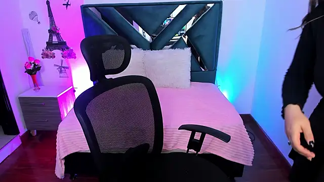 Dana martinezz online show from 20, 3, 2025