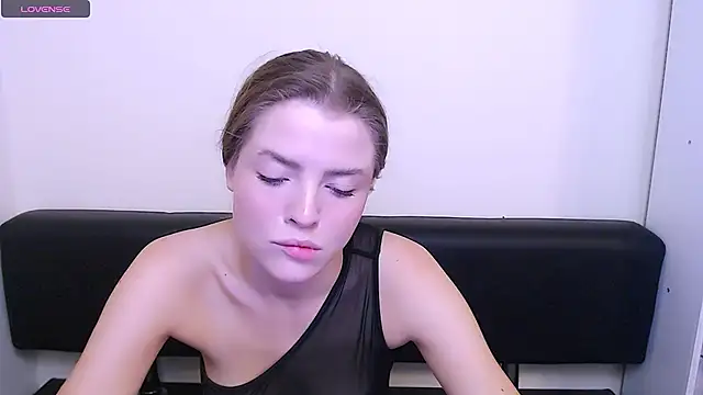 MissOliviaa  online show from 4, 12, 2024