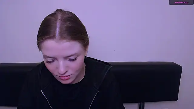 MissOliviaa  online show from 27, 12, 2024