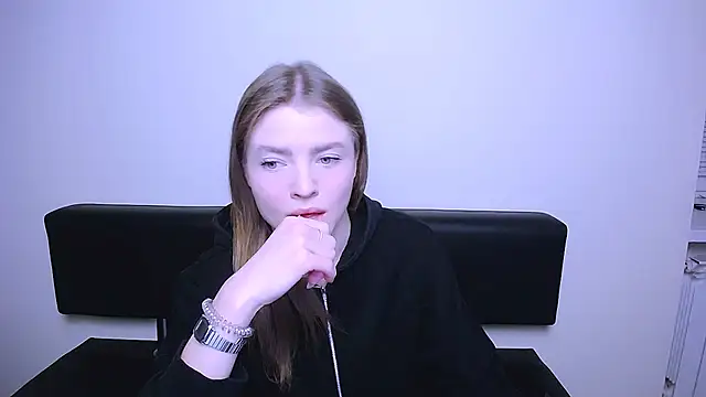 MissOliviaa  online show from 18, 2, 2025