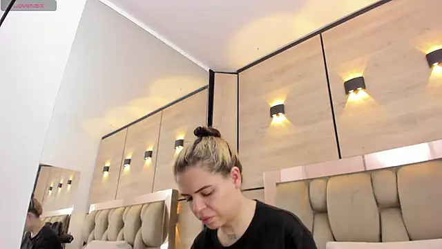 dorothy vegga online show from 21, 12, 2025