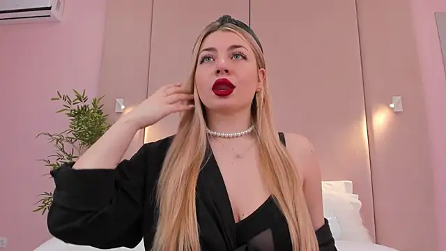 HelenaMorgan online show from 5, 2, 2025