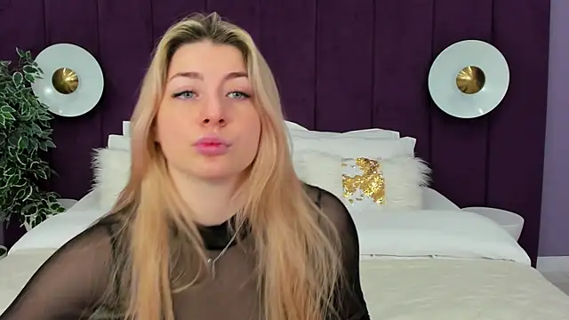 HelenaMorgan online show from 12, 3, 2025