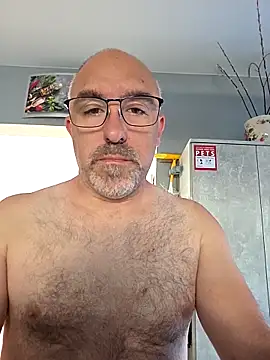 Snapshot of Crosss-23cm chatting on 8, 5, 2026 Crosss-23cm online show from 8, 5, 2026