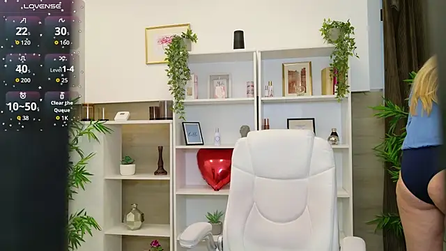 Snapshot of LadyLeea chatting on 24, 6, 2026 LadyLeea online show from 24, 6, 2026