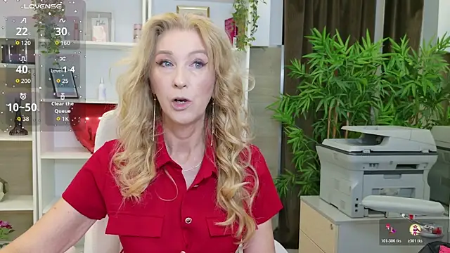 Snapshot of LadyLeea chatting on 7, 7, 2026 LadyLeea online show from 7, 7, 2026