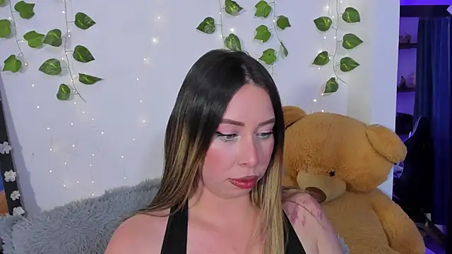 JanneKim online show from 5, 12, 2025