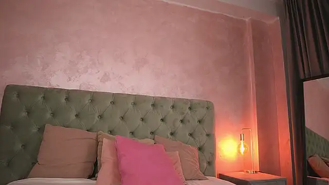 Snapshot of LucyWilow chatting on 4, 7, 2026 LucyWilow online show from 4, 7, 2026
