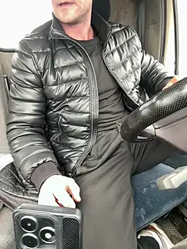 Snapshot of AlexGWoW chatting on 12, 3, 2025 AlexGWoW online show from 12, 3, 2025