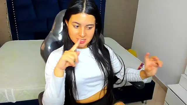 Snapshot of MaiteFlores chatting on 15, 4, 2026 MaiteFlores online show from 15, 4, 2026