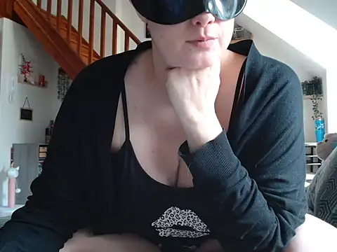 Snapshot of Lauzo21 chatting on 11, 6, 2026 Lauzo21 online show from 11, 6, 2026