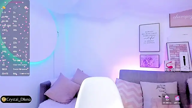 Crystal Dluna online show from 24, 1, 2025