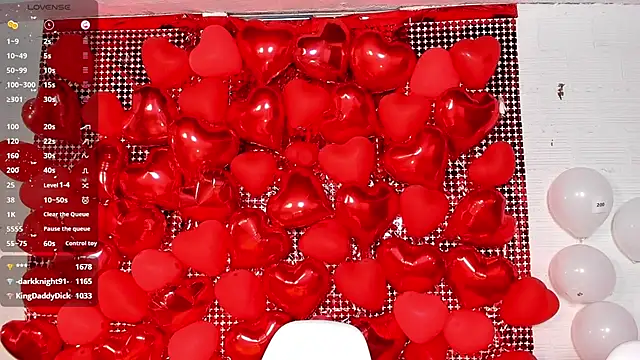 Crystal Dluna online show from 14, 2, 2025