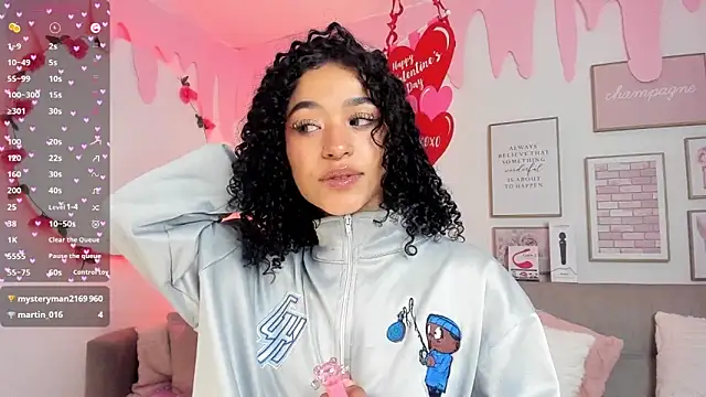 Crystal Dluna online show from 19, 2, 2025