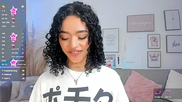 Crystal Dluna online show from 17, 3, 2025