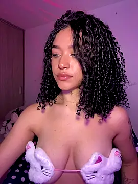 Crystal Dluna online show from 18, 9, 2025