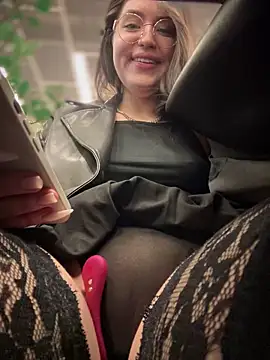 meow girl online show from 3, 3, 2025