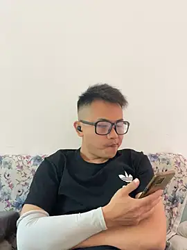 Snapshot of lixiaoshuai8 chatting on 11, 3, 2025 lixiaoshuai8 online show from 11, 3, 2025