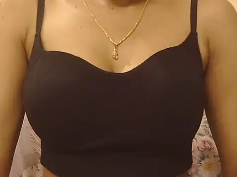  FluffyHxney  online show from 18, 10, 2025