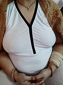 Snapshot of milf-kaira chatting on 11, 12, 2024 milf-kaira online show from 11, 12, 2024