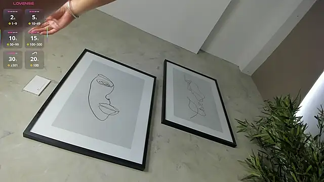 Naomi Dasilva online show from 21, 2, 2025