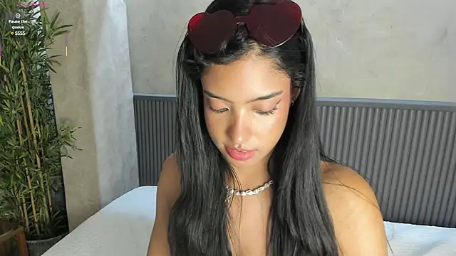 Naomi Dasilva online show from 1, 3, 2025