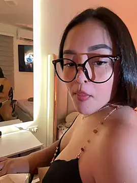 kenndall 21 online show from 25, 10, 2025