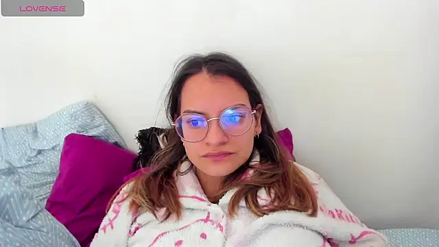 Angie Pirss online show from 15, 12, 2025