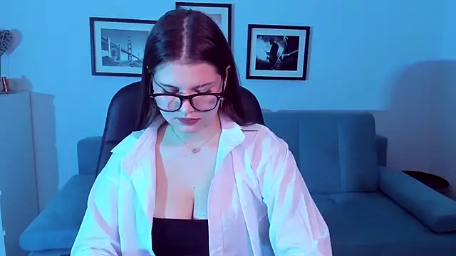 AdeliaKiss online show from 2, 2, 2025