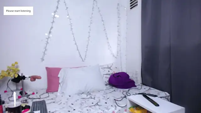 Nicol Love0 online show from 21, 10, 2025