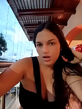 girl milk1 online show from 17, 11, 2025