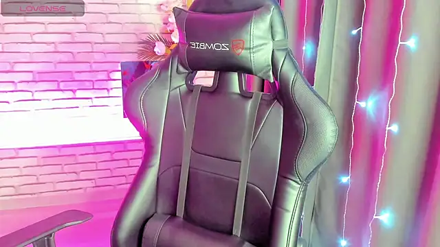 Snapshot of Tonya_Gray chatting on 21, 12, 2024 Tonya Gray online show from 21, 12, 2024