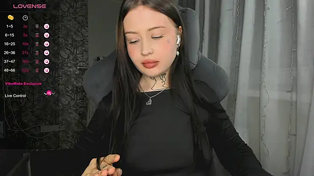 Snapshot of kate8ketee8 chatting on 23, 12, 2024 kate8ketee8 online show from 23, 12, 2024