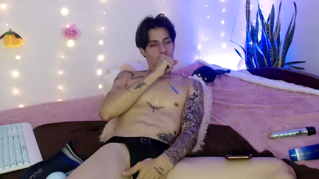 Snapshot of Apolo_Hidalgo01 chatting on 3, 12, 2024 Apolo Hidalgo01 online show from 3, 12, 2024