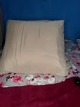 NunuBerry16 online show from 20, 2, 2025