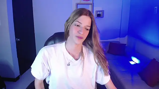 Nora Vennucci online show from 31, 12, 2024