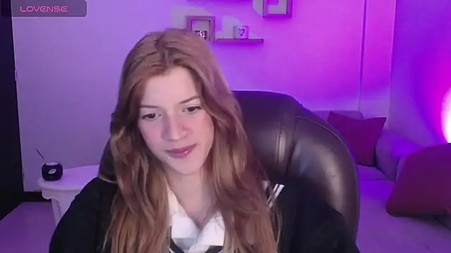 Nora Vennucci online show from 28, 1, 2025