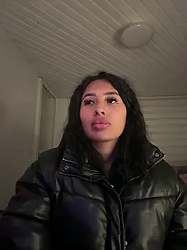 Snapshot of Anily_Lovely chatting on 4, 7, 2026 Anily Lovely online show from 4, 7, 2026