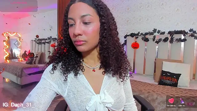 Daphnne tay online show from 21, 10, 2025