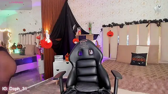 Daphnne tay online show from 28, 10, 2025