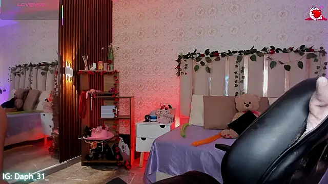 Daphnne tay online show from 10, 2, 2026