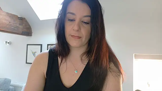 flatwhite0 online show from 24, 4, 2026