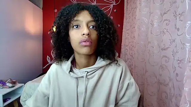 Zia Green online show from 23, 2, 2025