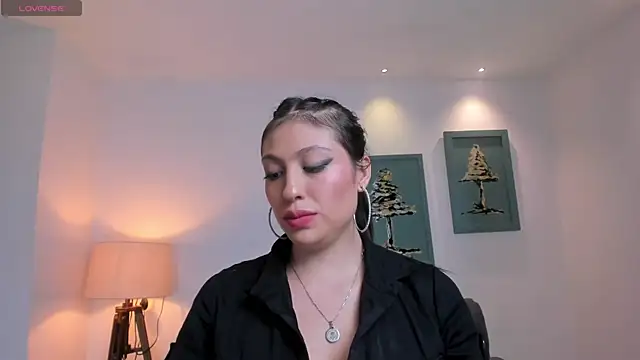 Snapshot of IrinaPortman chatting on 26, 2, 2025 IrinaPortman online show from 26, 2, 2025