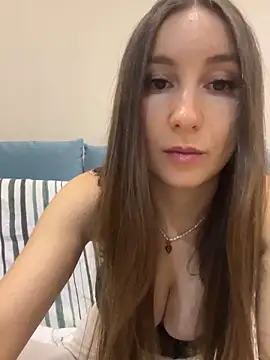 Snapshot of viviandaimond1 chatting on 4, 1, 2025 viviandaimond1 online show from 4, 1, 2025