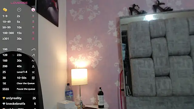 Snapshot of KarinaSimonz chatting on 18, 12, 2024 KarinaSimonz online show from 18, 12, 2024