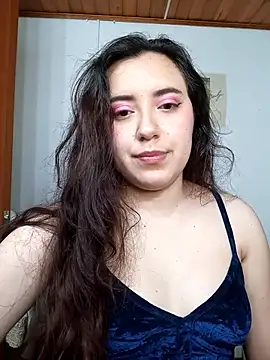 Emi chik online show from 5, 11, 2025