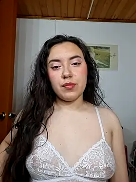 Snapshot of Emi_chik chatting on 24, 5, 2026 Emi chik online show from 24, 5, 2026