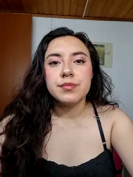 Snapshot of Emi_chik chatting on 29, 5, 2026 Emi chik online show from 29, 5, 2026