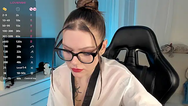 Marta May  online show from 13, 12, 2024